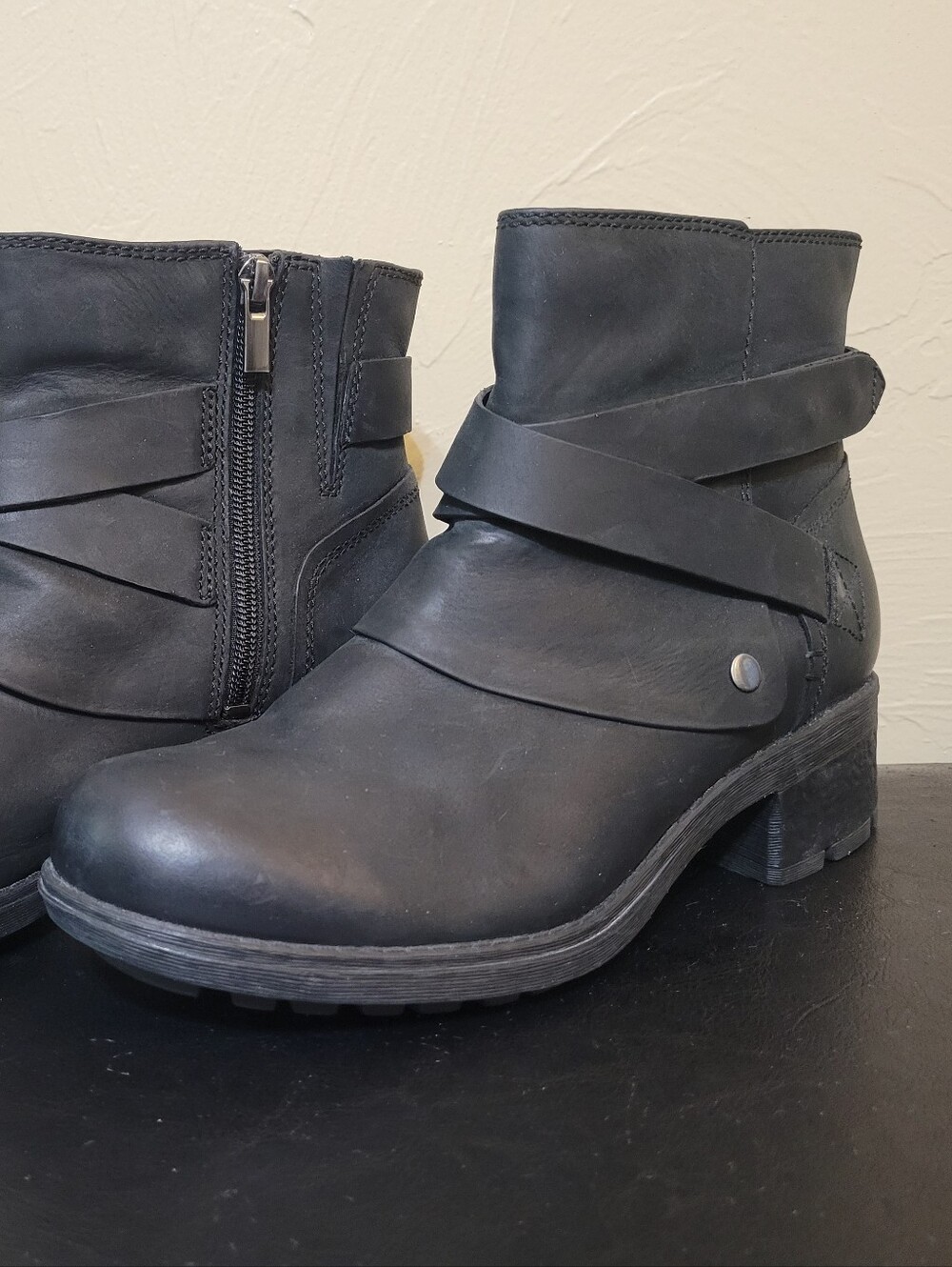 Clarks Mansi Calla Ankle Boots